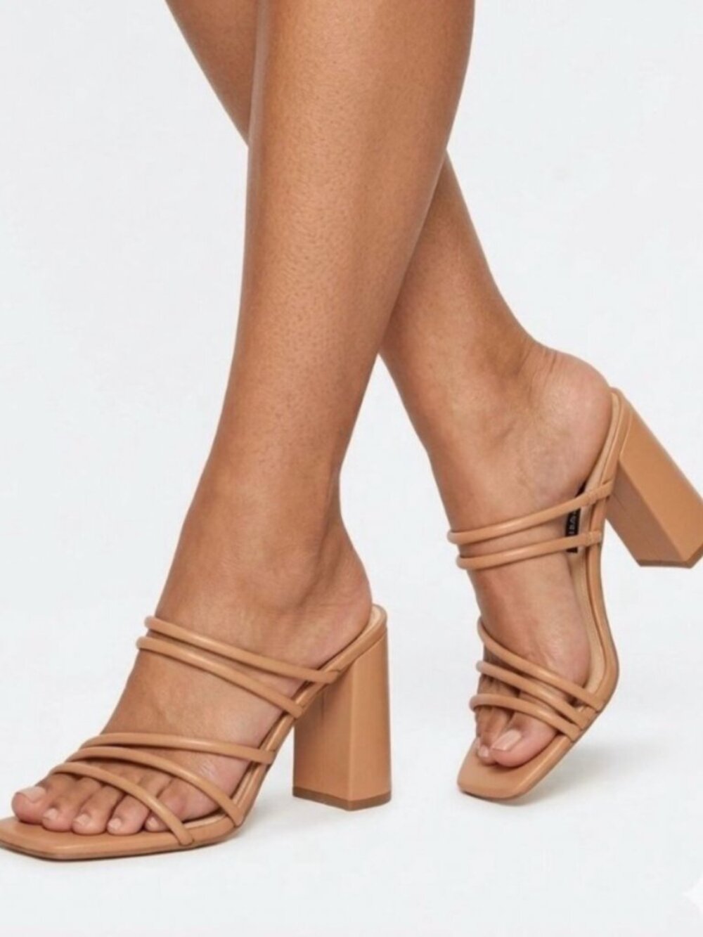 Nine West Size 9.5 Strappy Tan Nude Block Heel Vacation Closet Staple Slip On